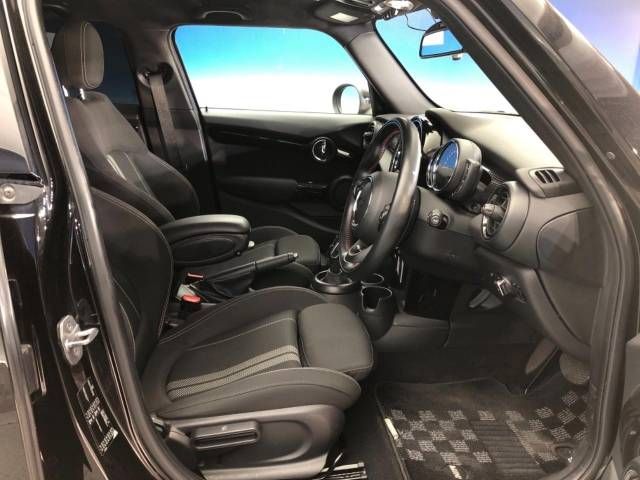 Bmw MINI 2019-06 28071-7