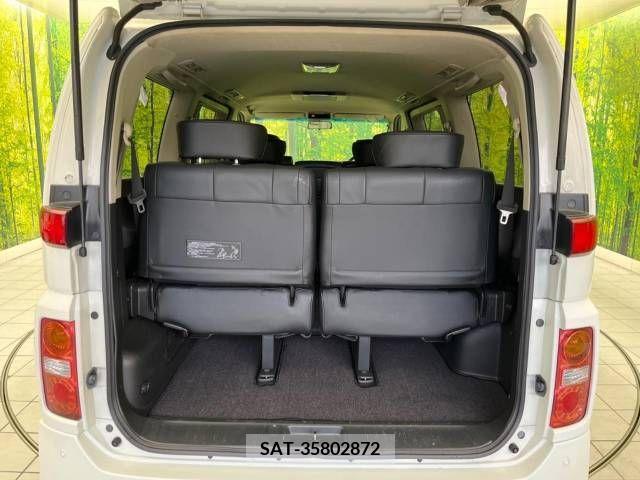 Nissan ELGRAND 2008-04 268492-11