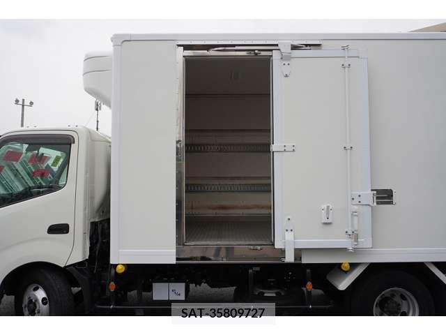 Hino DUTRO 2019-08 296660-17