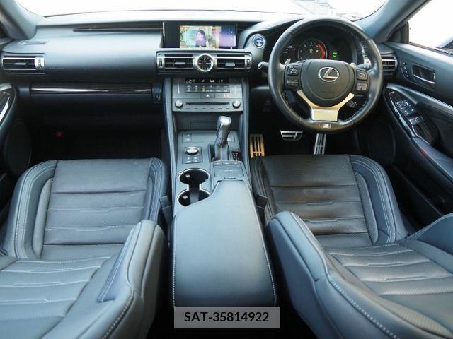 Lexus RC 2021-05 300063-10