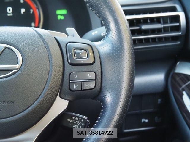 Lexus RC 2021-05 300063-16