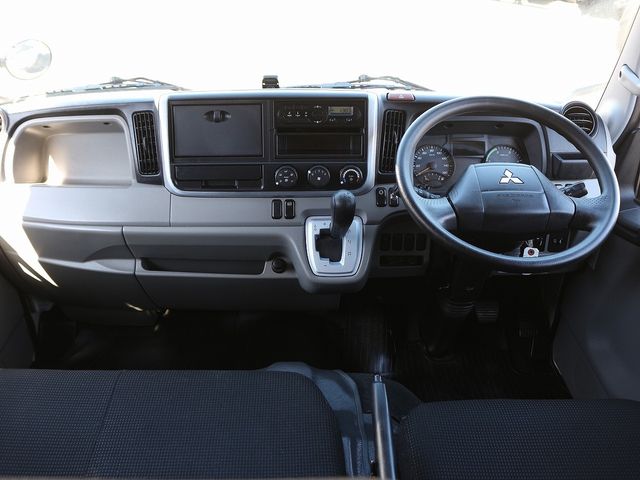Mitsubishi CANTER 2017-03 27905-19
