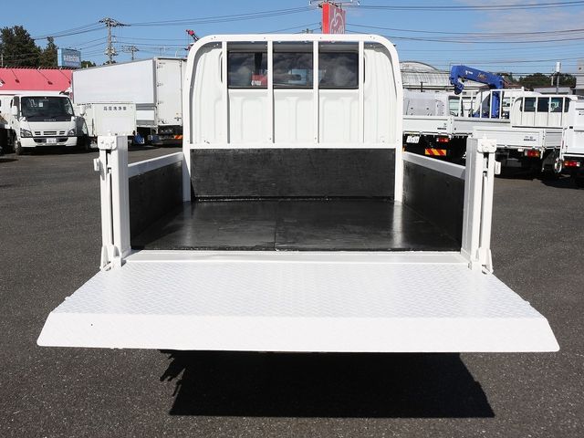 Mitsubishi CANTER 2017-03 27905-8
