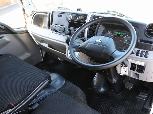 Mitsubishi CANTER 2017-03 27905-17