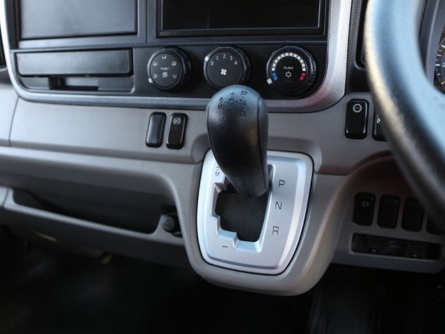 Mitsubishi CANTER 2017-03 27905-21