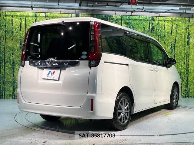 Toyota NOAH 2014-02 321370-17