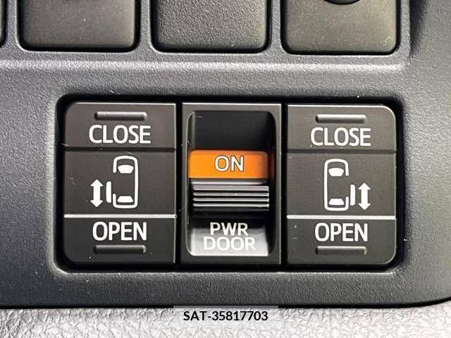 Toyota NOAH 2014-02 321370-5