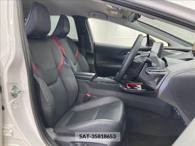 Toyota PRIUS 2023-03 240646-11
