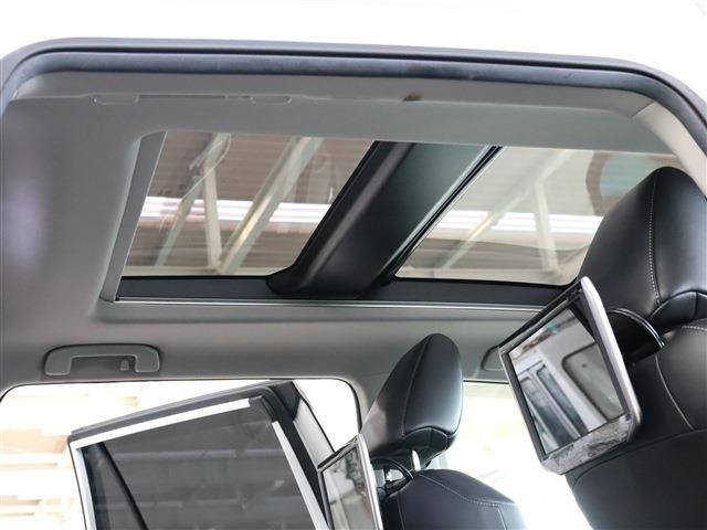 Toyota RAV4 2021-03 183865-10