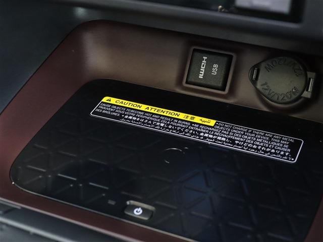 Toyota RAV4 2021-03 183865-27
