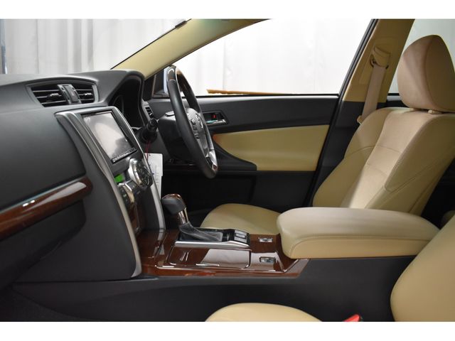 Toyota MARK X 2013-04 20850-20