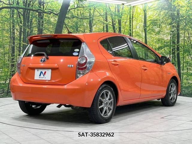 Toyota AQUA 2012-01 292197-17