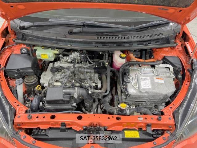 Toyota AQUA 2012-01 292197-18