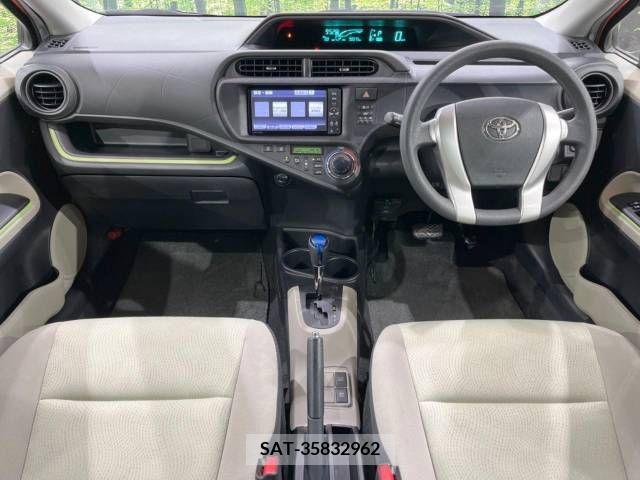 Toyota AQUA 2012-01 292197-1