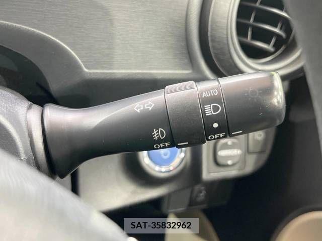 Toyota AQUA 2012-01 292197-5