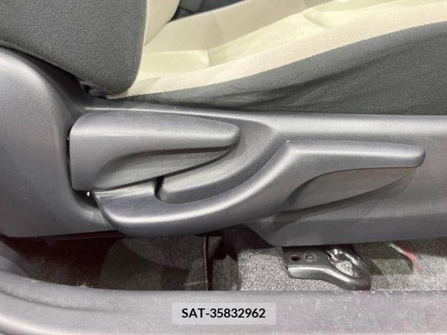 Toyota AQUA 2012-01 292197-7