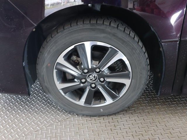 Toyota VOXY 2018-11 11601-27
