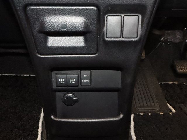 Toyota VOXY 2018-11 11601-13