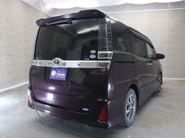 Toyota VOXY 2018-11 11601-1
