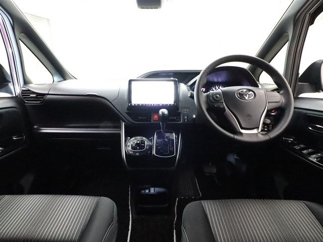 Toyota VOXY 2018-11 11601-2