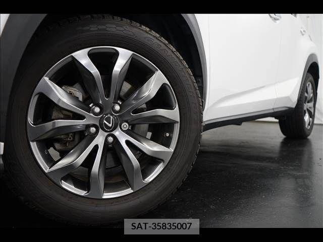 Lexus NX 2015-08 251609-3