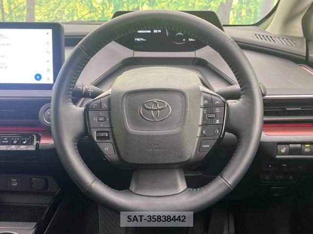 Toyota PRIUS 2023-05 333037-11