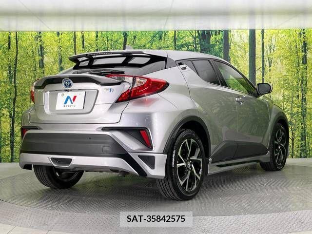 Toyota C-HR 2017-01 382783-17