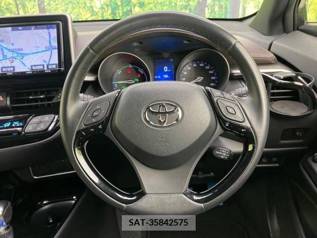 Toyota C-HR 2017-01 382783-11