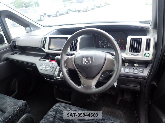 Honda STEP WGN 2013-06 380904-1