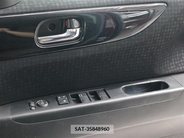 Honda N BOX CUSTOM 2017-04 278983-4