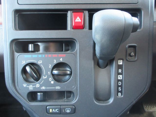 Toyota ROOMY 2018-08 10846-22