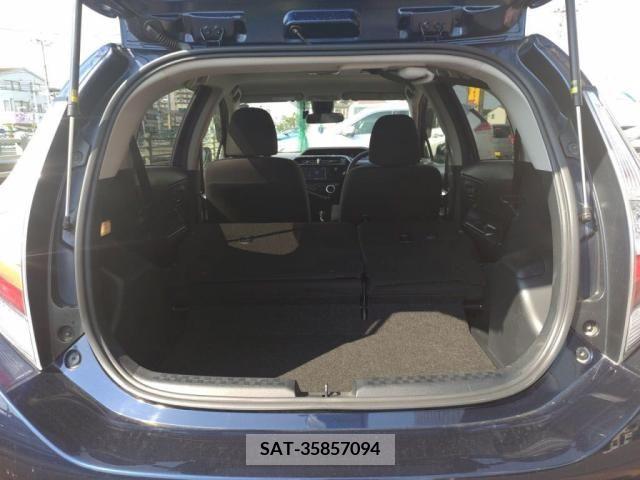 Toyota AQUA 2019-03 330024-26
