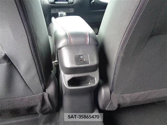 Nissan AURA 2023-01 261875-10
