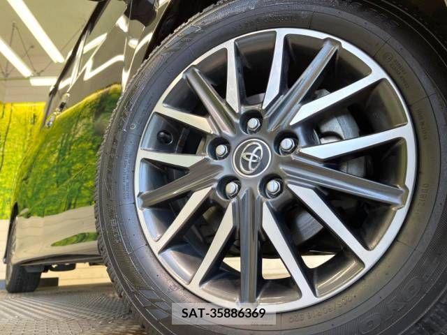Toyota VOXY 2019-08 231676-13