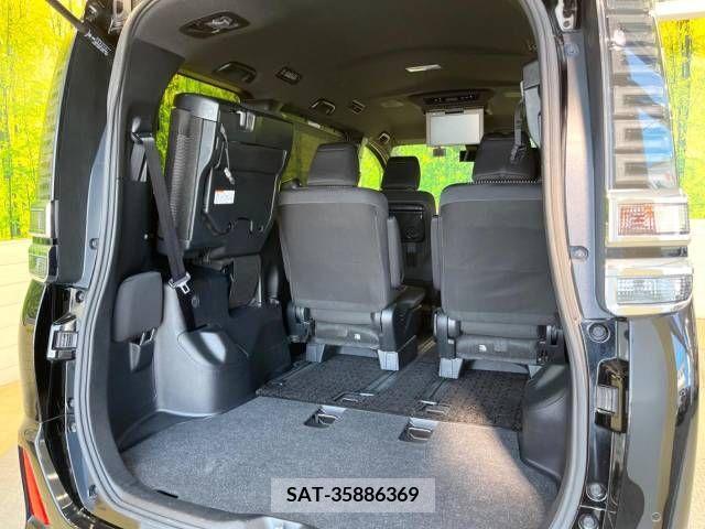 Toyota VOXY 2019-08 231676-11