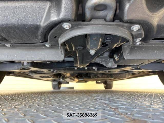 Toyota VOXY 2019-08 231676-19