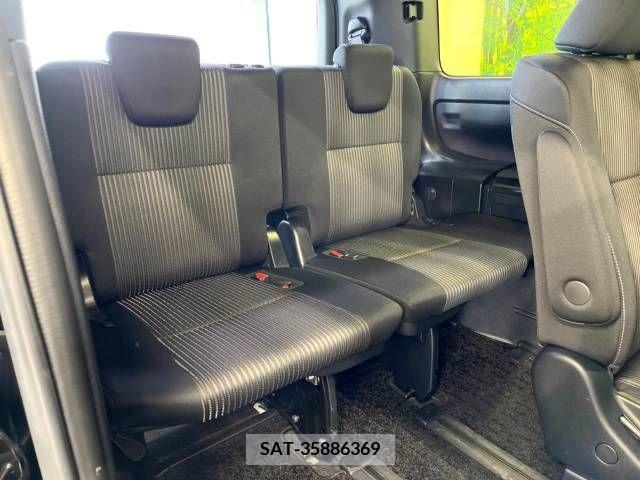 Toyota VOXY 2019-08 231676-10