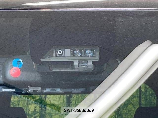 Toyota VOXY 2019-08 231676-2