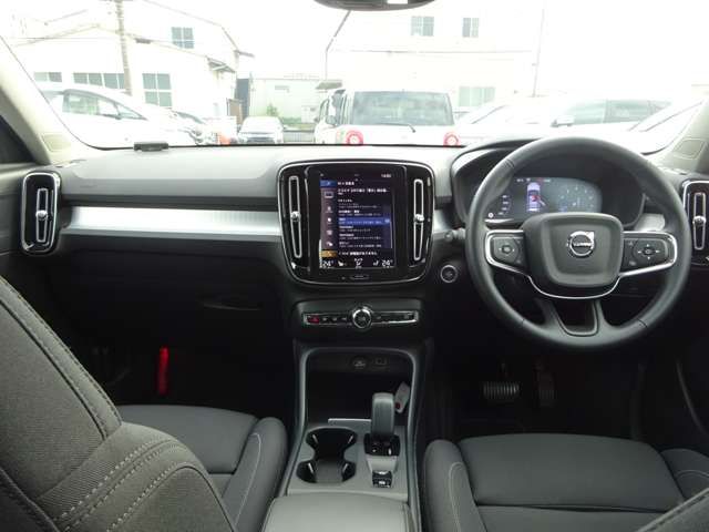 Volvo XC40 2021-12 23691-1