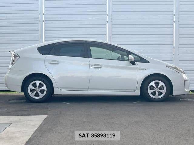 Toyota PRIUS 2014-03 386650-18