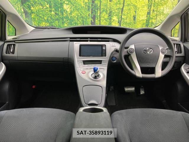 Toyota PRIUS 2014-03 386650-1
