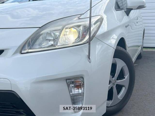 Toyota PRIUS 2014-03 386650-12