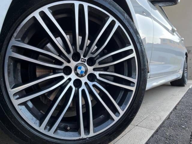 Bmw 5 SERIES 2018-03 182387-14