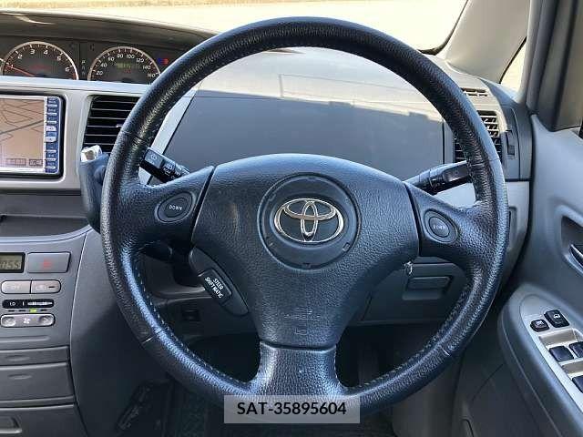 Toyota NOAH 2005-09 233787-4