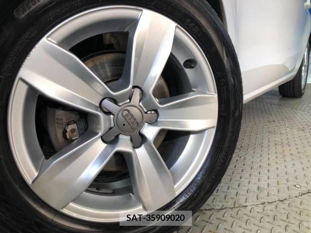 Audi A1 2015-06 381643-13