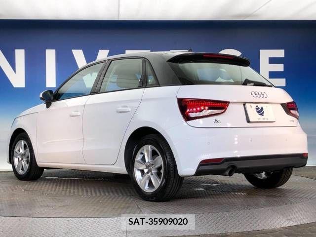Audi A1 2015-06 381643-17