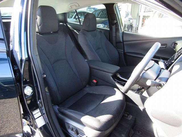 Toyota PRIUS 2021-08 24136-9