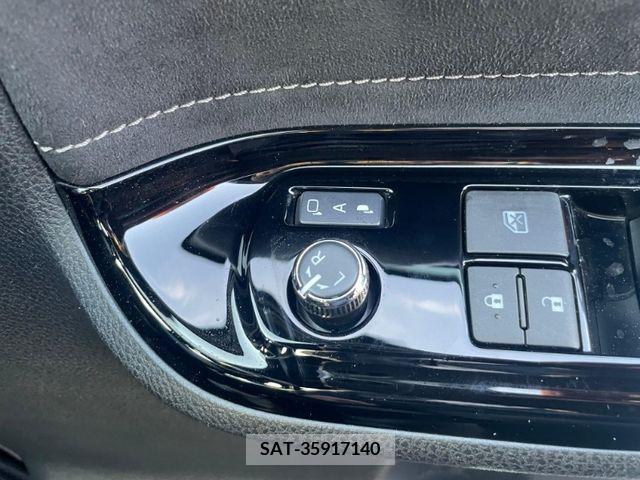 Toyota VOXY 2018-05 340309-21