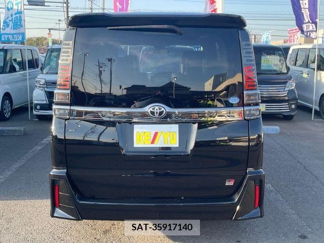 Toyota VOXY 2018-05 340309-5