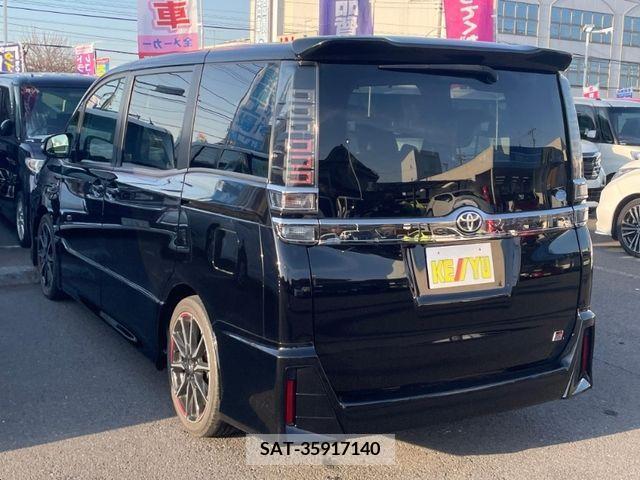 Toyota VOXY 2018-05 340309-6